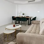 アパート New Luxury 2br Seaview Apt, Sun City, Pool And アヤナパ