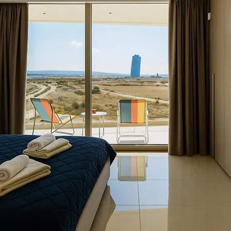 Daire New Luxury 2br Seaview Apt, Sun City, Pool And Aya Napa