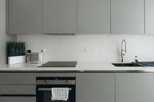 Daire New Luxury 2br Seaview Apt, Sun City, Pool And