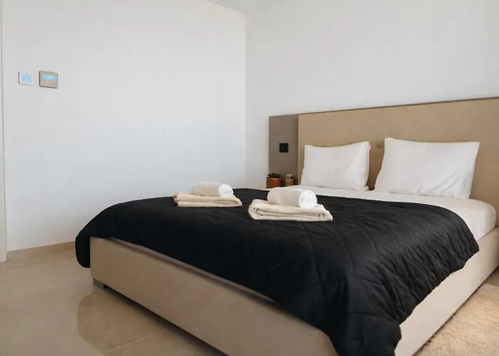 New Luxury 2br Seaview Apt, Sun City, Pool And * Aya Napa