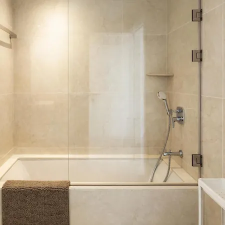 아파트 New Luxury 2br Seaview Apt, Sun City, Pool And 아이아 나파