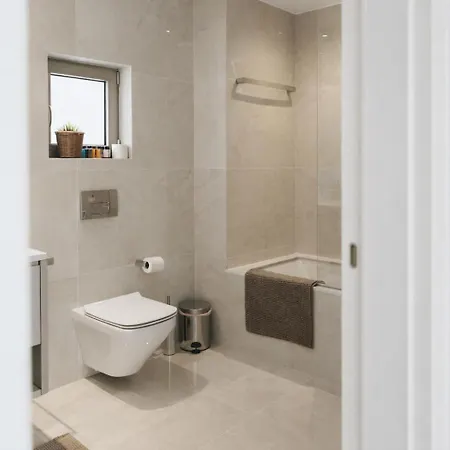New Luxury 2br Seaview Apt, Sun City, Pool And 아이아 나파