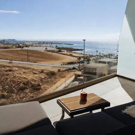 New Luxury 2br Seaview Apt, Sun City, Pool And * 아이아 나파