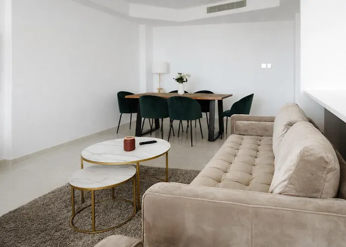 شقة New Luxury 2br Seaview Apt, Sun City, Pool And أيا نابا